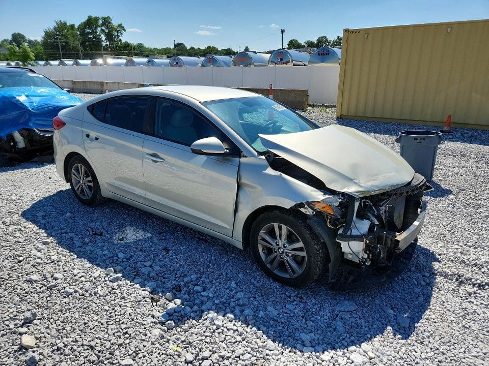 2017 HYUNDAI ELANTRA SE 4