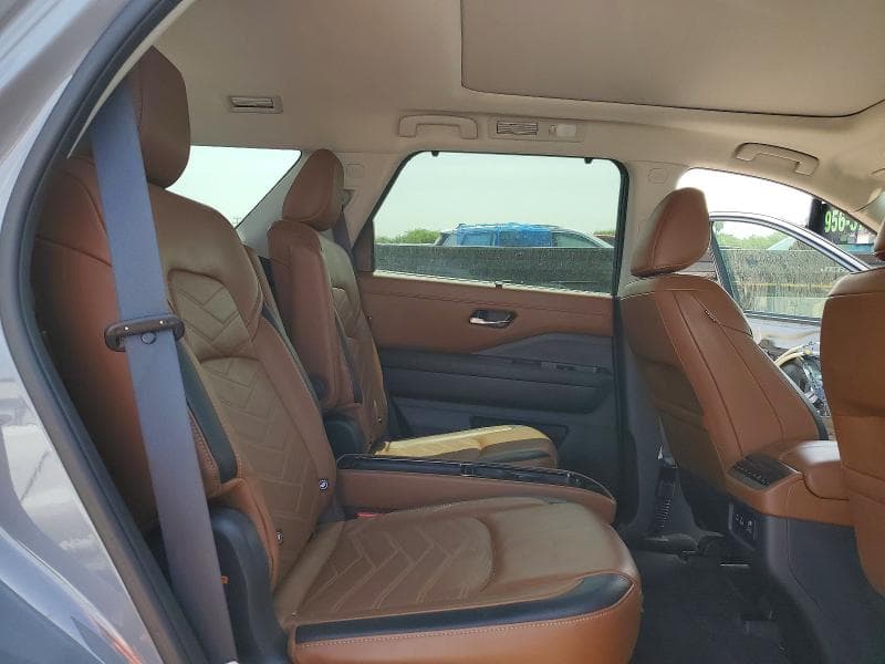 2022 NISSAN PATHFINDER PLATINUM 11