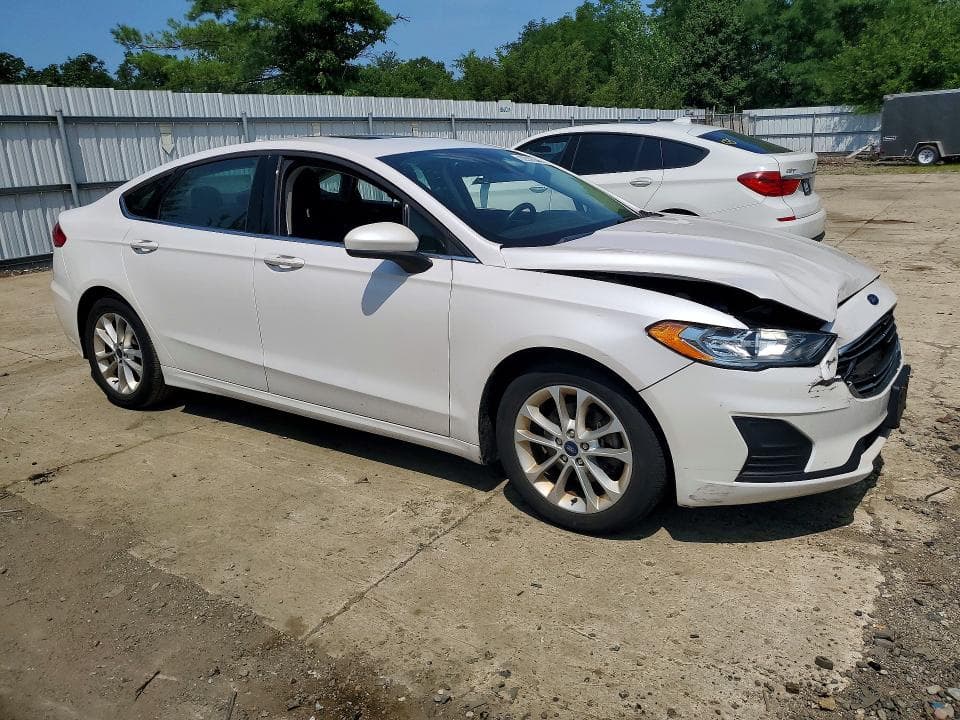 2019 FORD FUSION SE 4