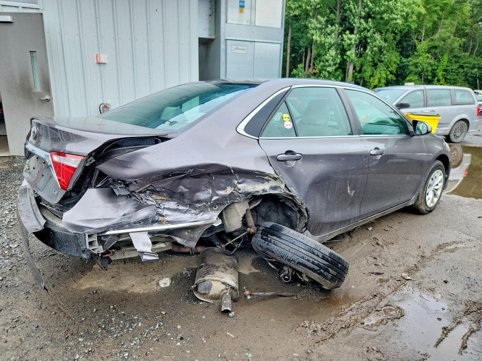 2017 TOYOTA CAMRY LE 3