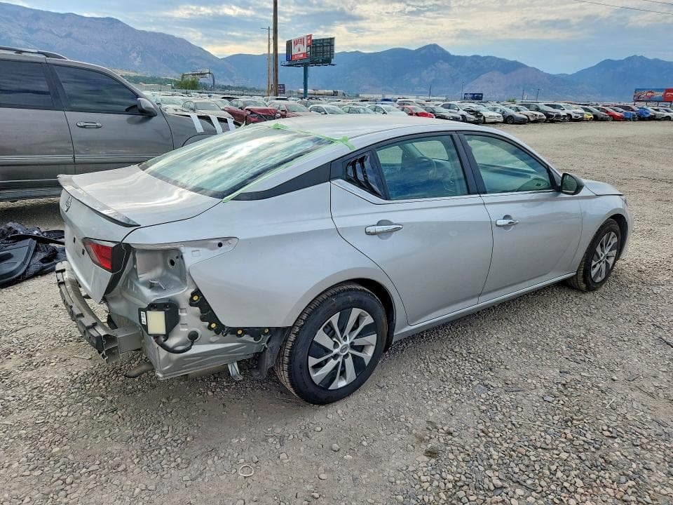 2024 NISSAN ALTIMA S 3