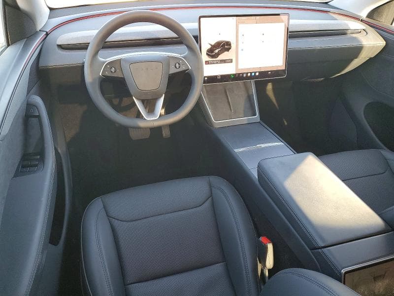 2026 TESLA MODEL Y 8