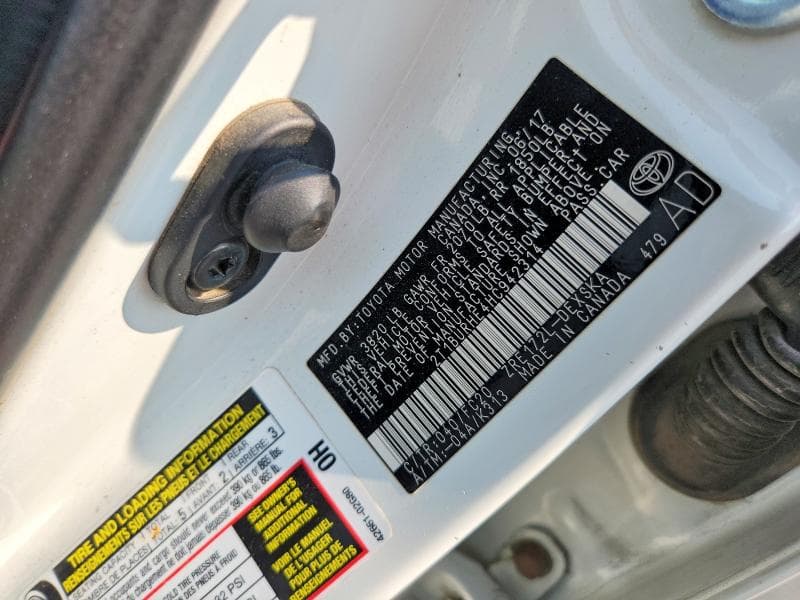 2017 TOYOTA COROLLA SE 12