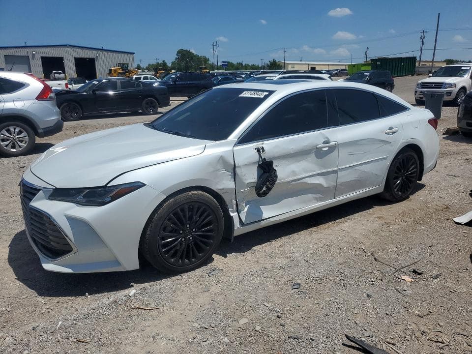 2019 TOYOTA AVALON LIMITED - 1