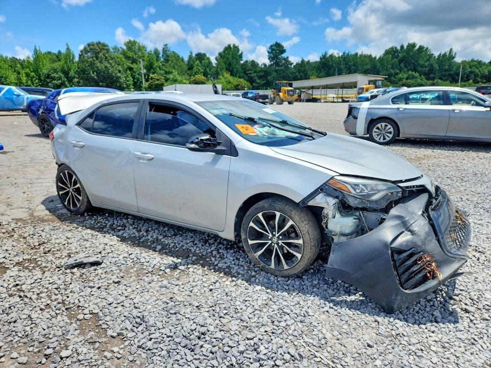 2017 TOYOTA COROLLA SE 4
