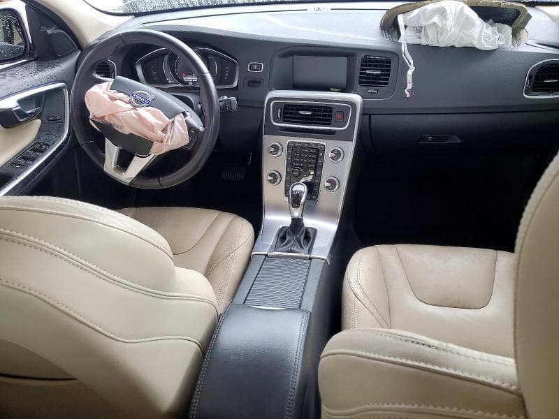2018 VOLVO S60 DYNAMIC 8