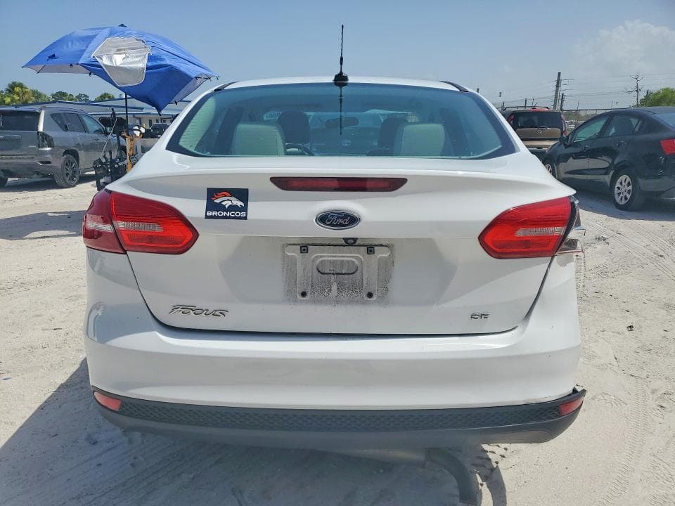 2017 FORD FOCUS SE 6