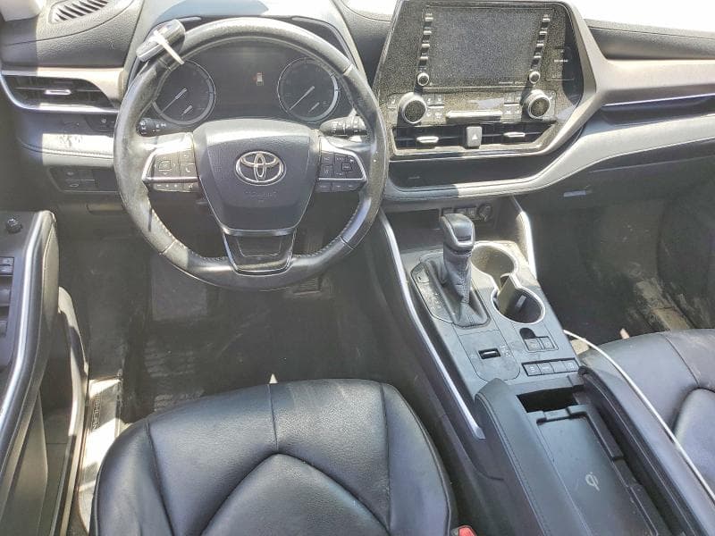 2020 TOYOTA HIGHLANDER XLE 8