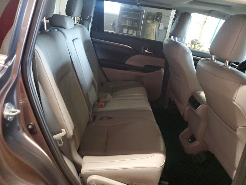 2019 TOYOTA HIGHLANDER LIMITED 11