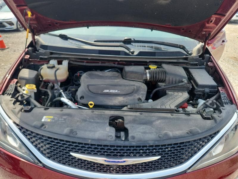 2019 CHRYSLER PACIFICA TOURING L 12