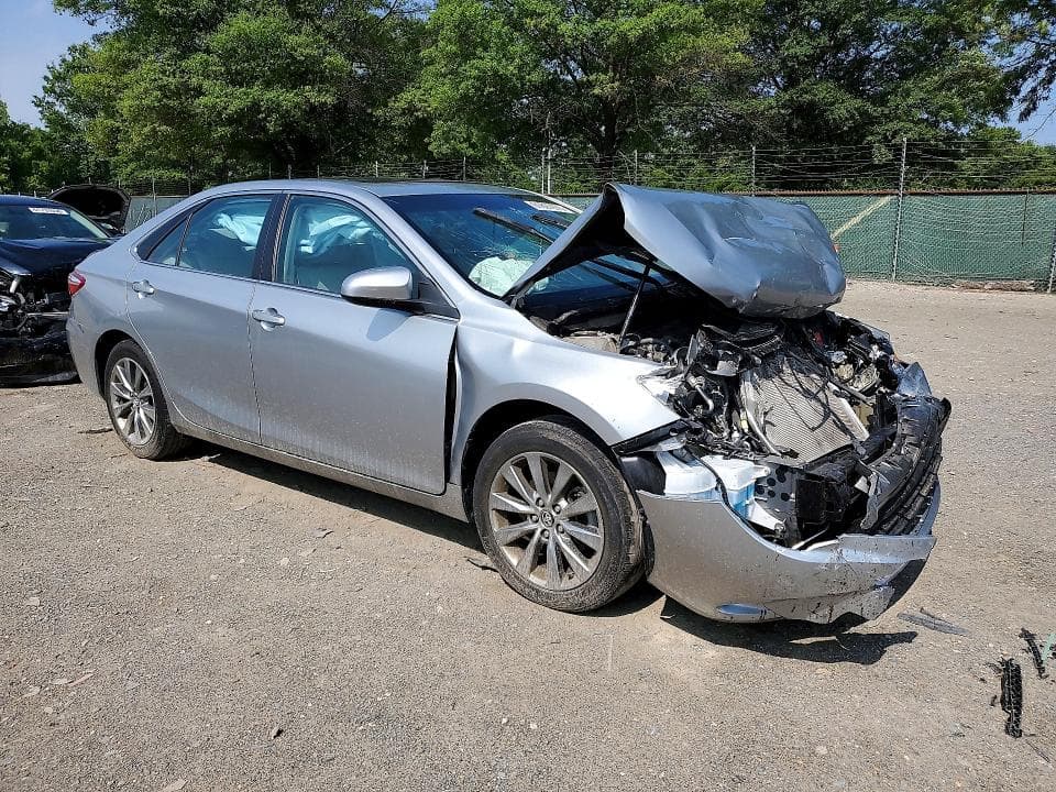 2017 TOYOTA CAMRY XLE 4
