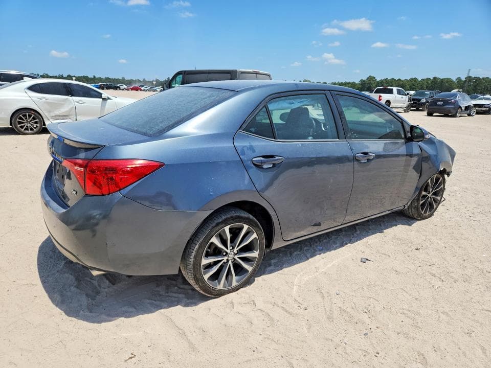 2018 TOYOTA COROLLA SE 3