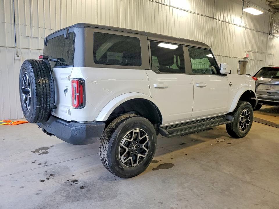 2025 FORD BRONCO OUTER BANKS 3