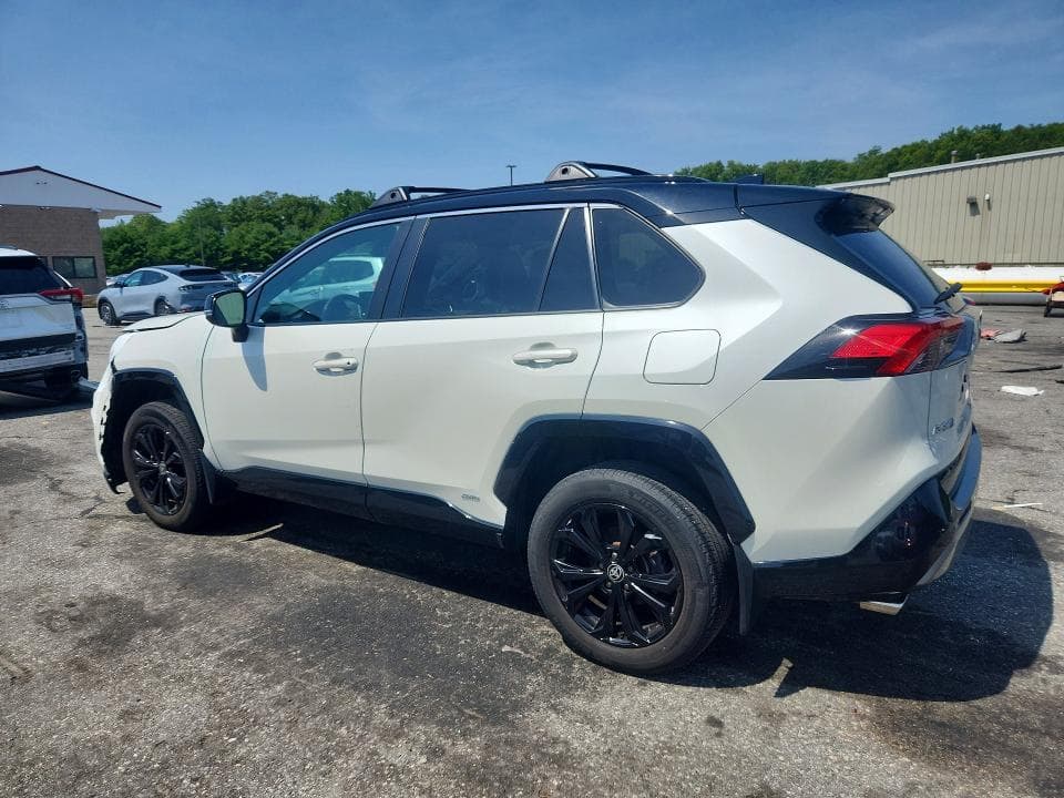 2022 TOYOTA RAV4 XSE 2