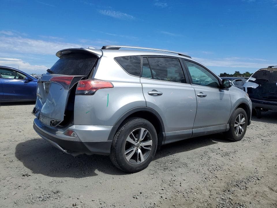 2017 TOYOTA RAV4 XLE 3