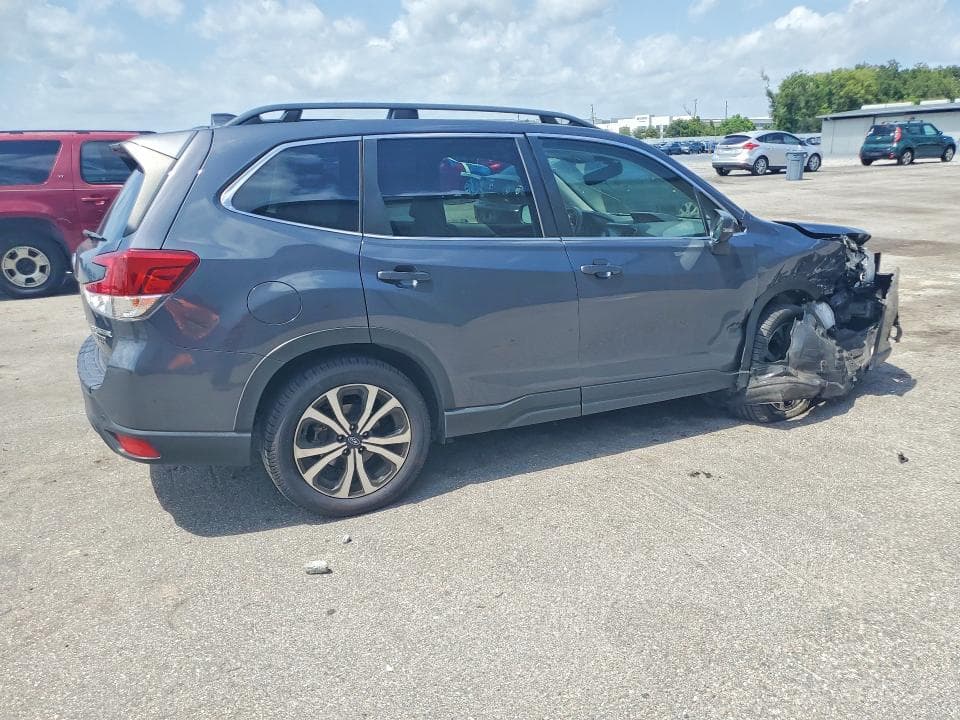 2023 SUBARU FORESTER LIMITED 3