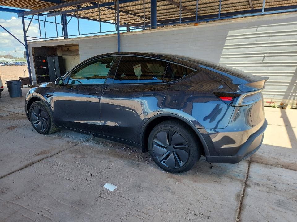 2026 TESLA MODEL Y 2