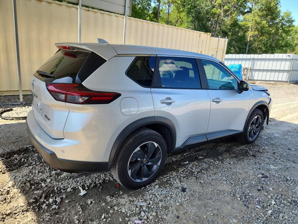 2024 NISSAN ROGUE SV 3
