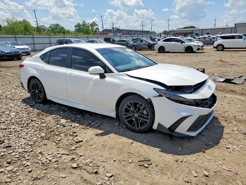2025 TOYOTA CAMRY SE 4