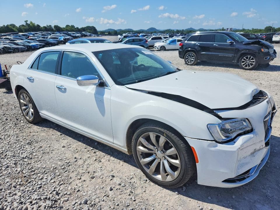 2019 CHRYSLER 300 LIMITED 4