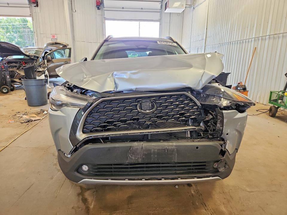 2024 TOYOTA COROLLA CROSS XLE 5