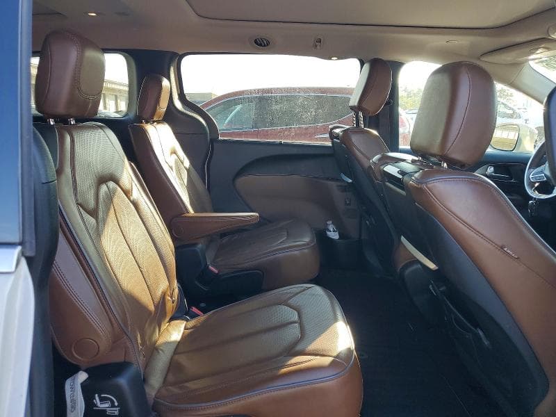 2017 CHRYSLER PACIFICA LIMITED 11