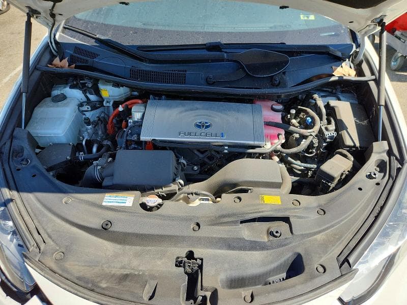 2017 TOYOTA MIRAI BASE 11