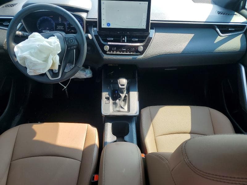 2026 TOYOTA COROLLA CROSS XLE 8