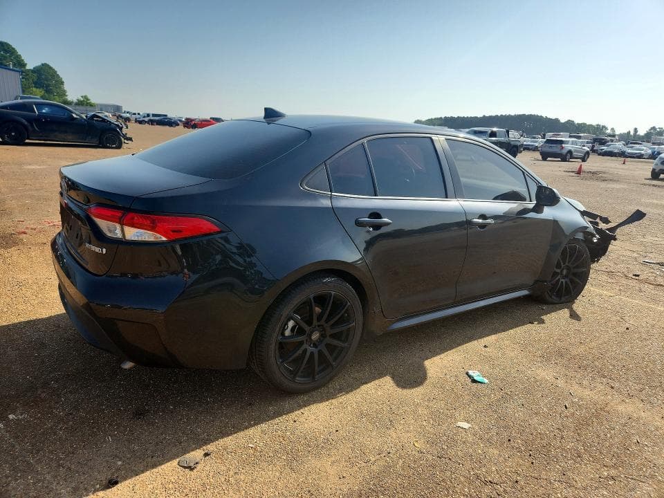 2022 TOYOTA COROLLA LE 3