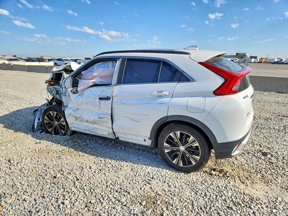 2018 MITSUBISHI ECLIPSE CROSS SE/SEL 2