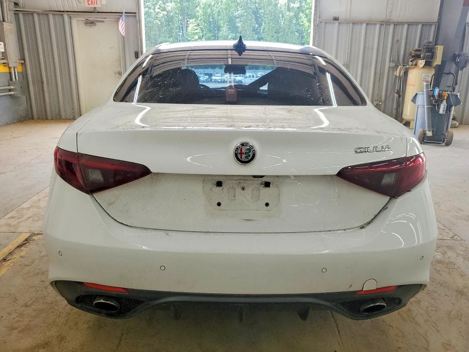2017 ALFA ROMEO GIULIA TI 6