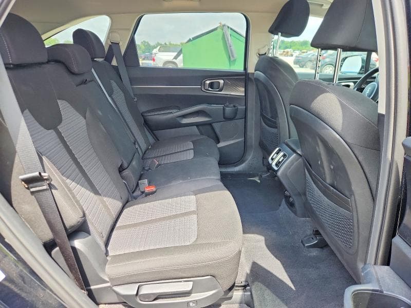 2023 KIA SORENTO LX 11
