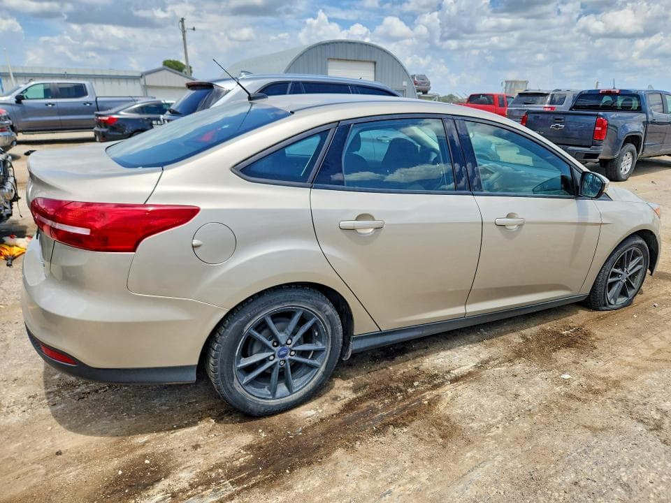 2017 FORD FOCUS SE 3