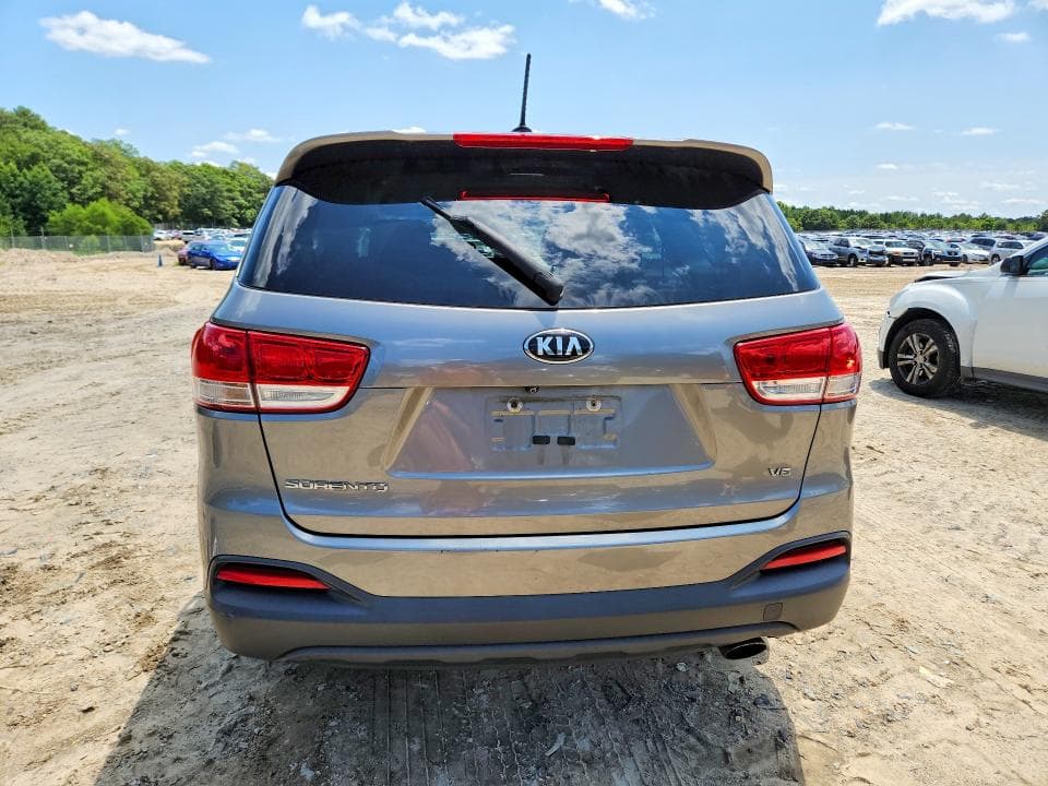 2017 KIA SORENTO LX V6 6