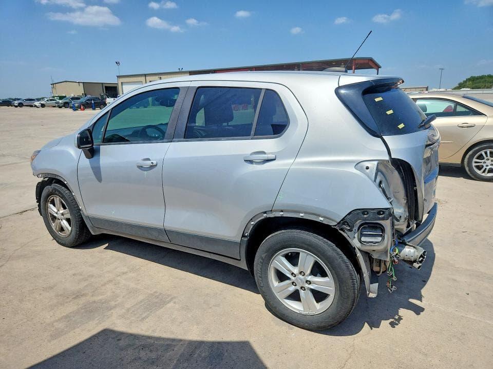 2019 CHEVROLET TRAX LS 2