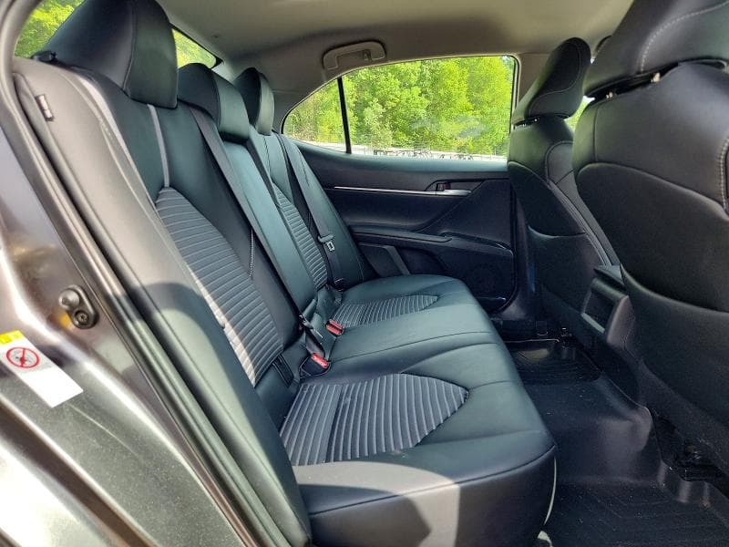 2018 TOYOTA CAMRY SE 10