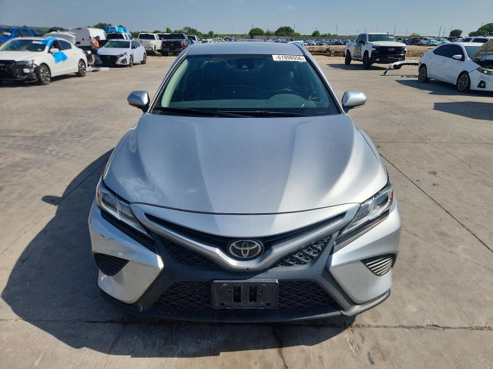 2020 TOYOTA CAMRY SE 5