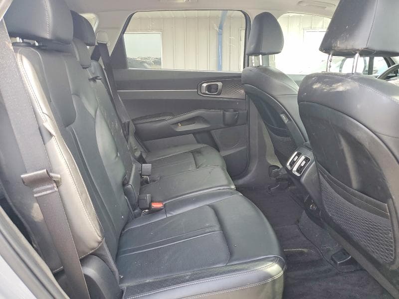 2024 KIA SORENTO S 11
