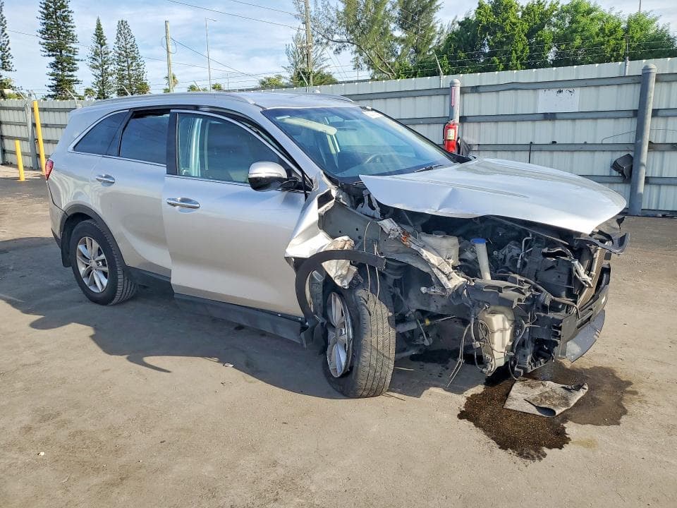 2018 KIA SORENTO LX 4