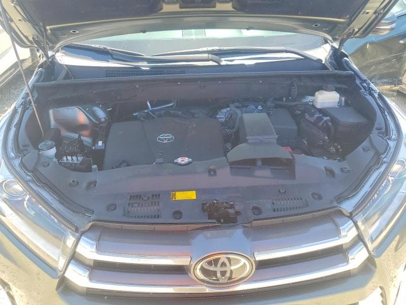 2018 TOYOTA HIGHLANDER 12