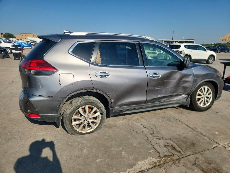 2017 NISSAN ROGUE SV 3