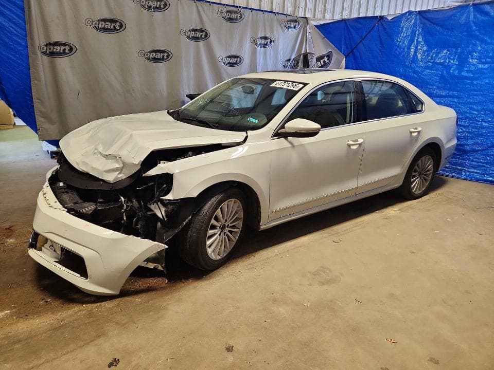 2017 VOLKSWAGEN PASSAT SE - 1