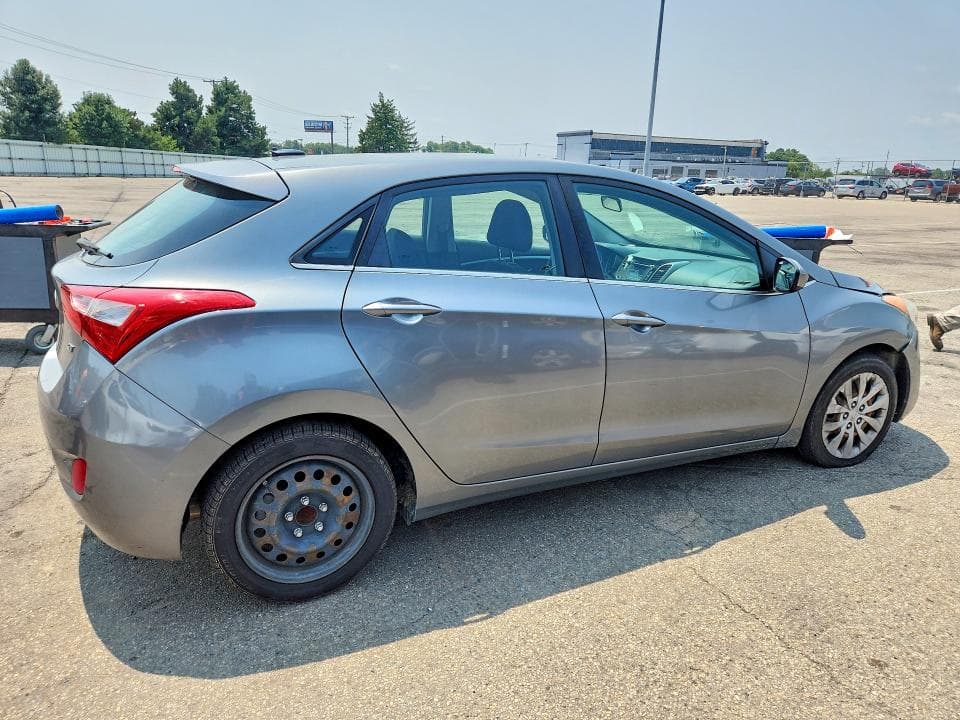 2017 HYUNDAI ELANTRA GT BASE 3