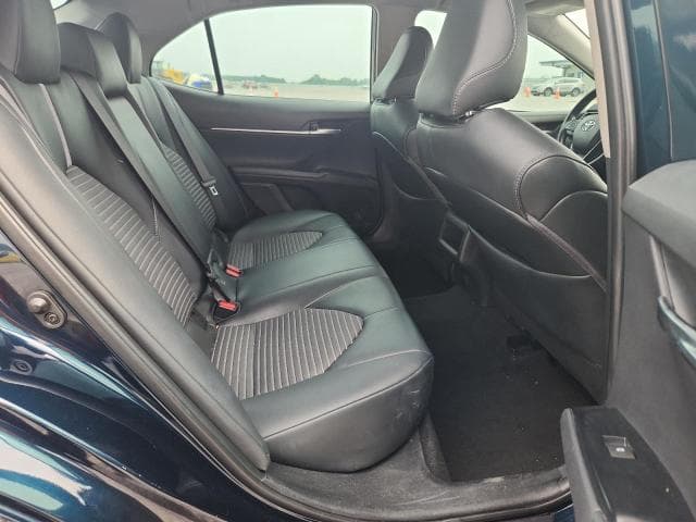 2019 TOYOTA CAMRY SE 10
