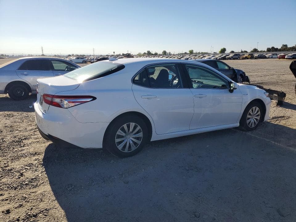 2020 TOYOTA CAMRY LE 3