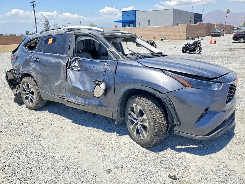 2023 TOYOTA HIGHLANDER HYBRID XLE 4