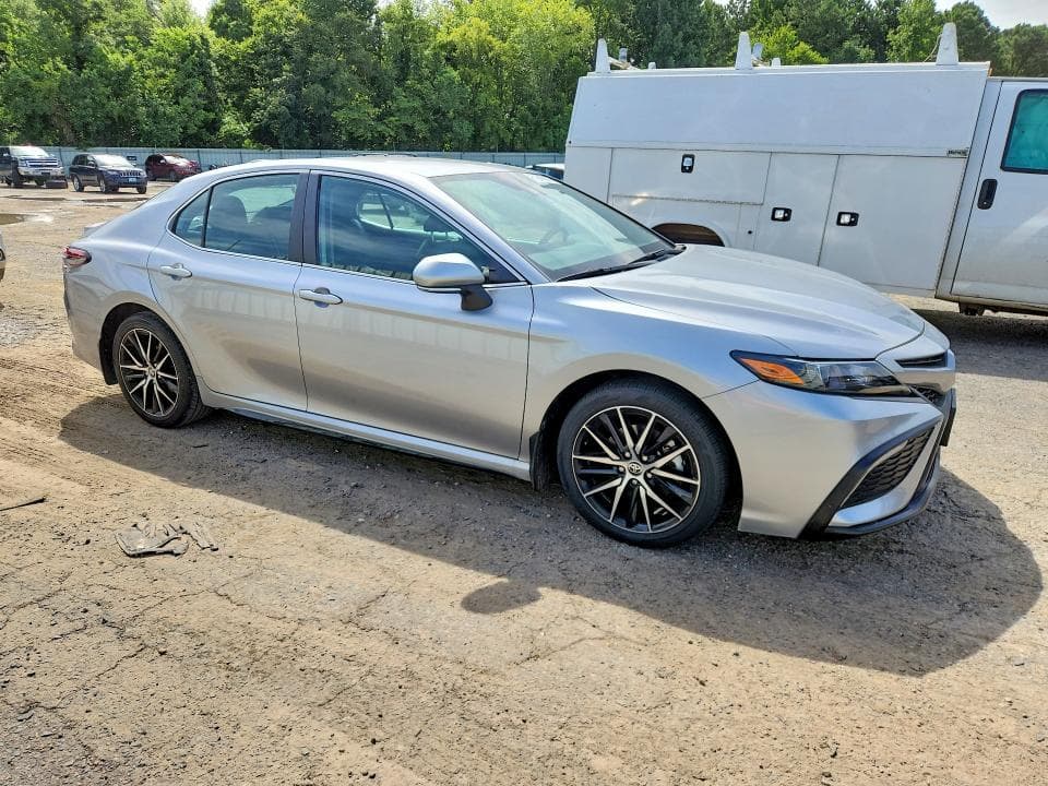 2024 TOYOTA CAMRY SE 4