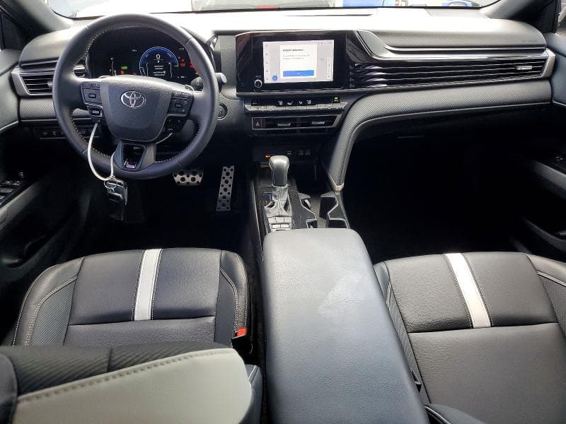 2025 TOYOTA CAMRY SE 8