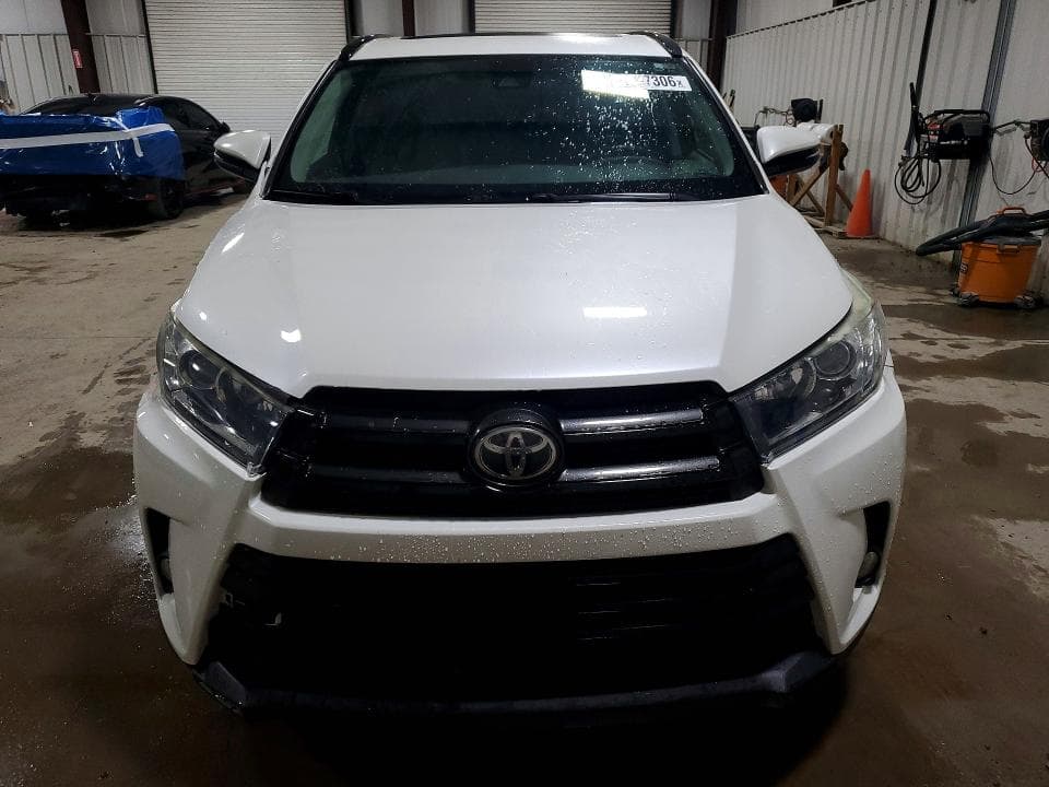 2018 TOYOTA HIGHLANDER SE 5