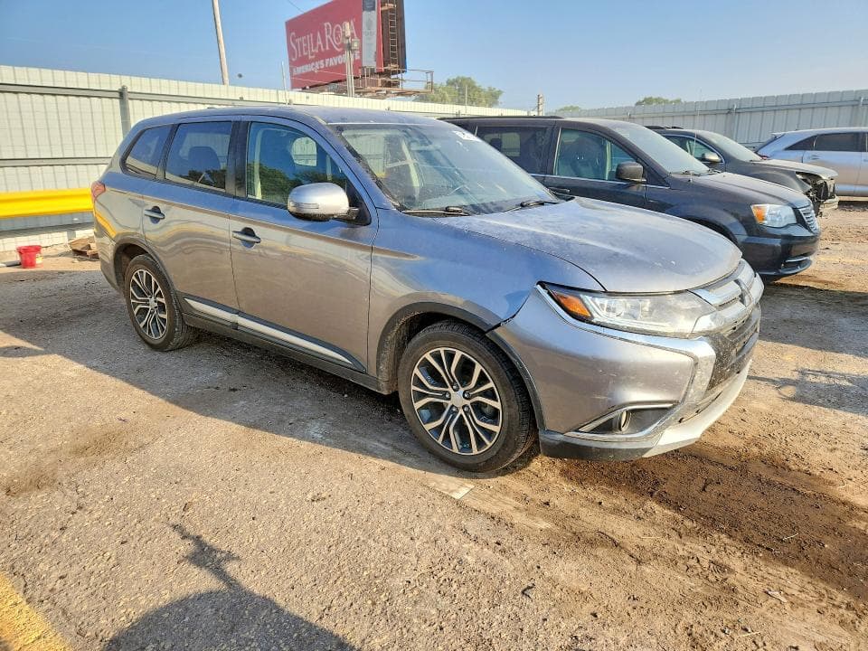2017 MITSUBISHI OUTLANDER SE 4